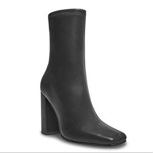 LYNDEN BLACK Ankle Boot - Size 7.5